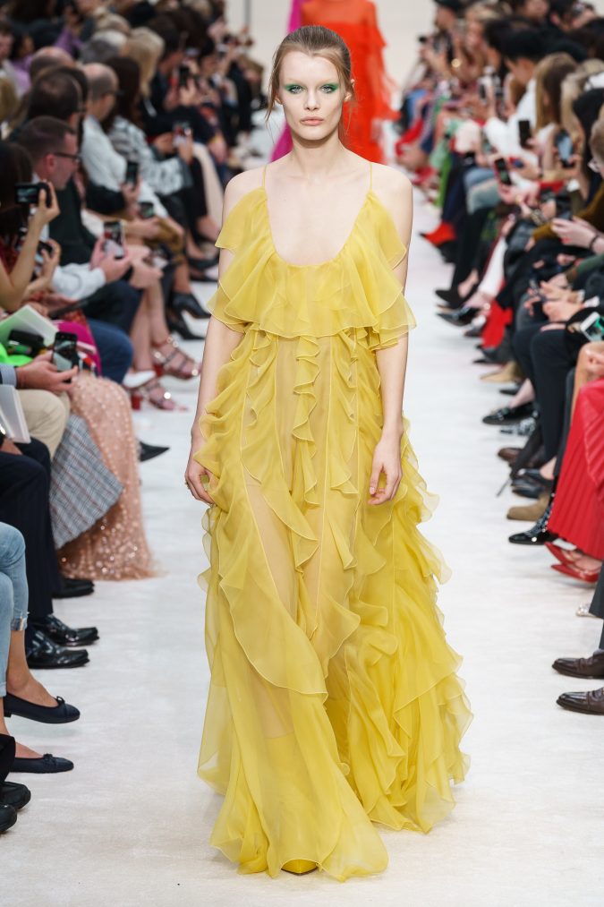 fall-winter-fashion-2020-ruffled-dress-Valentino-1-675x1013 90 Fall/Winter Fashion Ideas for a Perfect Combination of Vintage and Modern in 2020