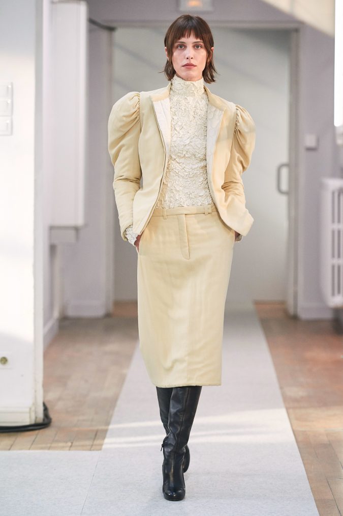 fall winter fashion 2020 skirt suit leg of mutton sleeves Lemaire +20 Fall Fashion Trends of Unusual Shoulders and Sleeves - 52