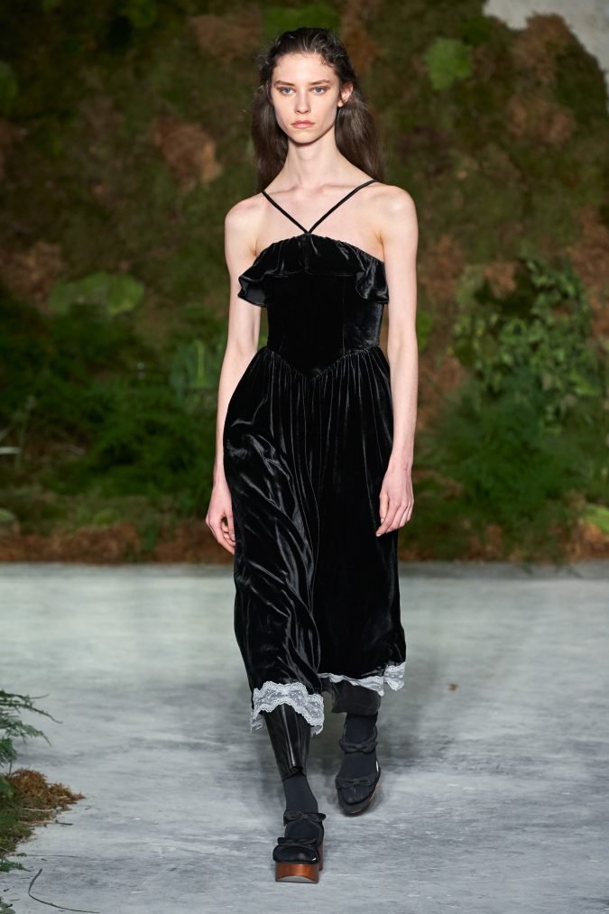 fall winter fashion 2020 velvet dress Alexa Chung +80 Fall/Winter Fashion Trends for a Stunning Wardrobe - 59