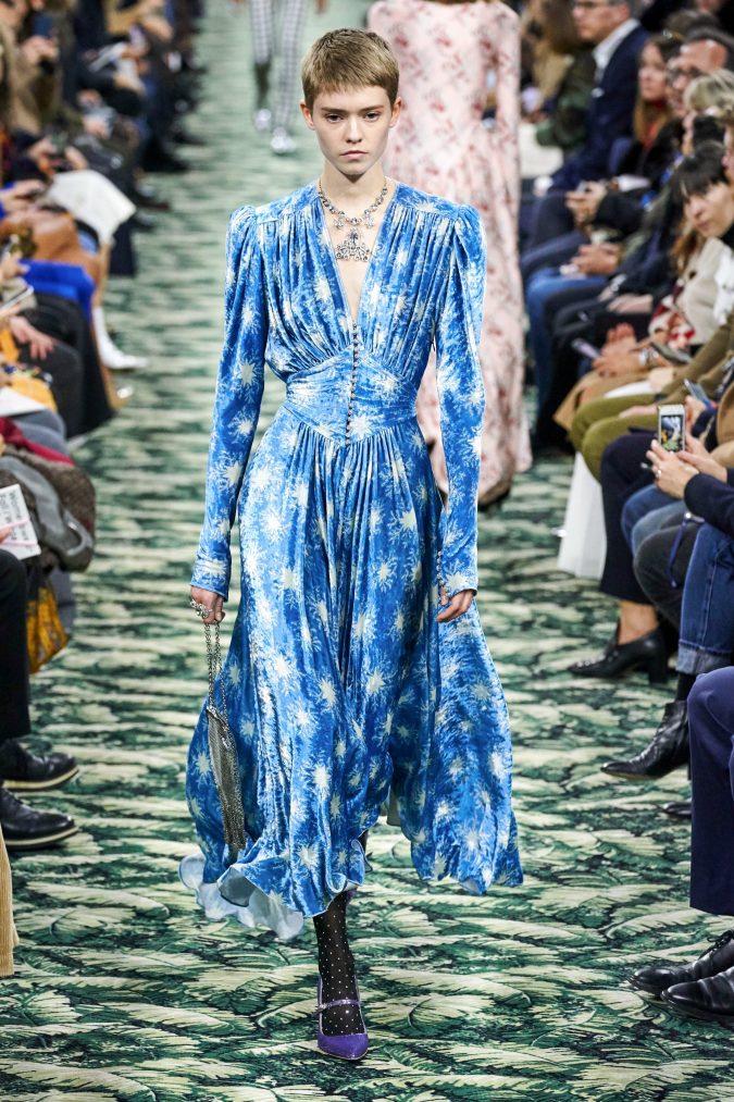 fall winter fashion 2020 velvet dress Paco Rabanne 90 Fall/Winter Fashion Ideas for a Perfect Combination of Vintage and Modern - 68