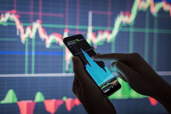 mobile business data visualization tools analytics What Impact Does Data Visualization Really Make in the Workplace? - 4
