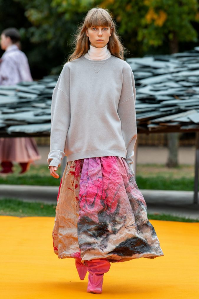 Spring summer fashion 2020 oversized sweater printed skirt roksanda 120+ Lovely Floral Outfit Ideas and Trends for All Seasons - 116