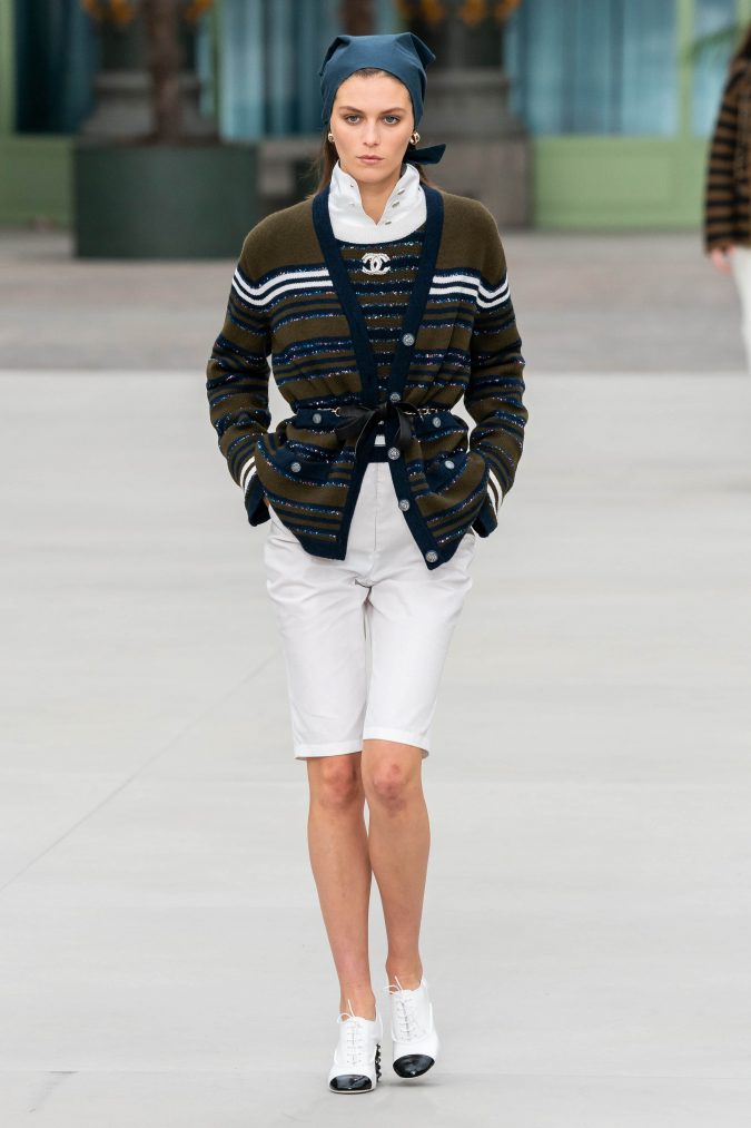 bermuda-shorts-Chanel-Resort-2020-Vogue-Runway-675x1013 45+ Elegant Work Outfit Ideas for Fall and Winter 2020