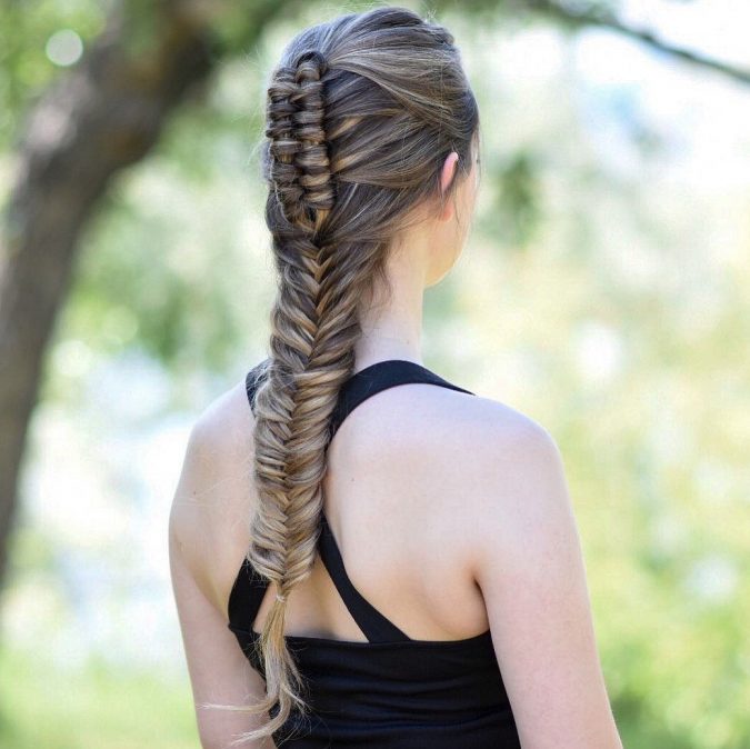 Top 20 Hottest Winter Hairstyles for Women 17 braid hairstyle e1574590739492 Top 20 Hottest Winter Hairstyles for Women - 17