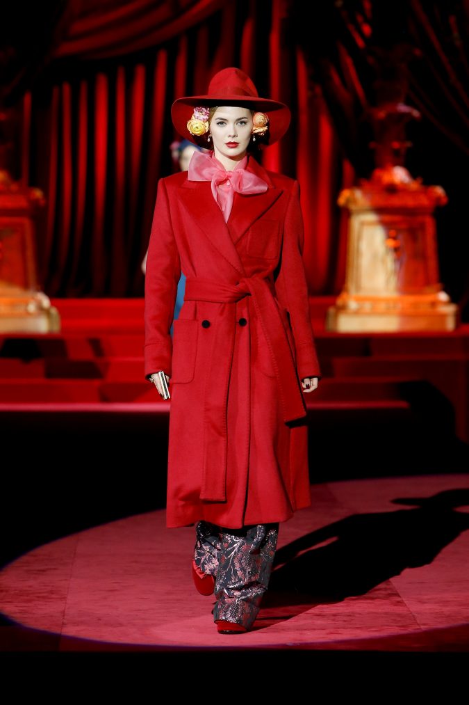 fall-winter-2020-coat-bow-Dolce-and-Gabbana-675x1013 65+ Hottest Winter Accessories Fashion Trends in 2022