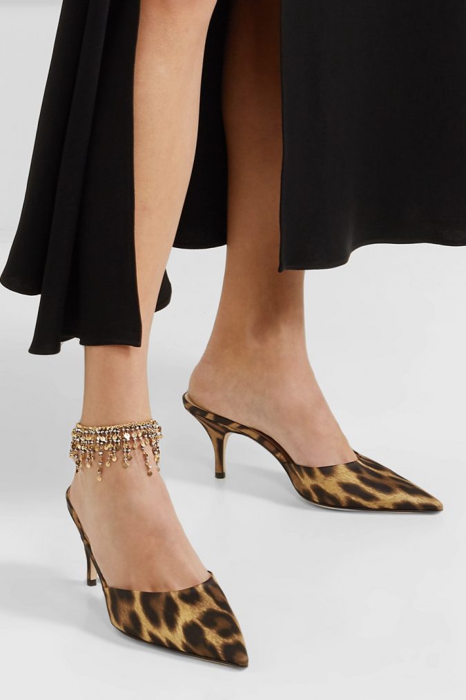 fall-winter-accessories-2020-anklet-pumps-675x1013 65+ Hottest Winter Accessories Fashion Trends in 2022