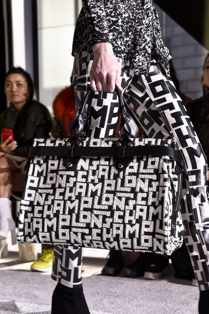 fall-winter-accessories-2020-handbag-Longchamp-675x1013 65+ Hottest Winter Accessories Fashion Trends in 2022