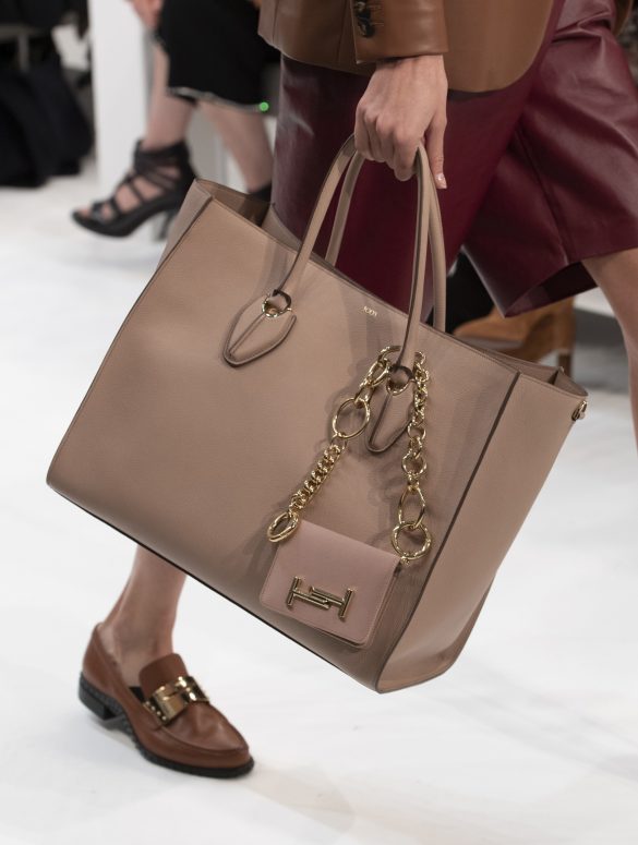 fall winter accessories 2020 handbag Tod 65+ Hottest Winter Accessories Fashion Trends - 8