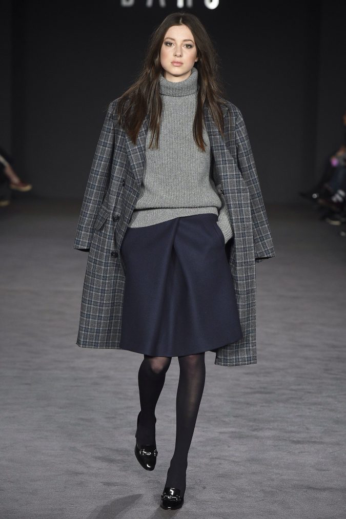 45+ Elegant Work Outfit Ideas for Fall and Winter 11 fall winter fashion 2017 turtleneck skirt checked coat 45+ Elegant Work Outfit Ideas for Fall and Winter - 11