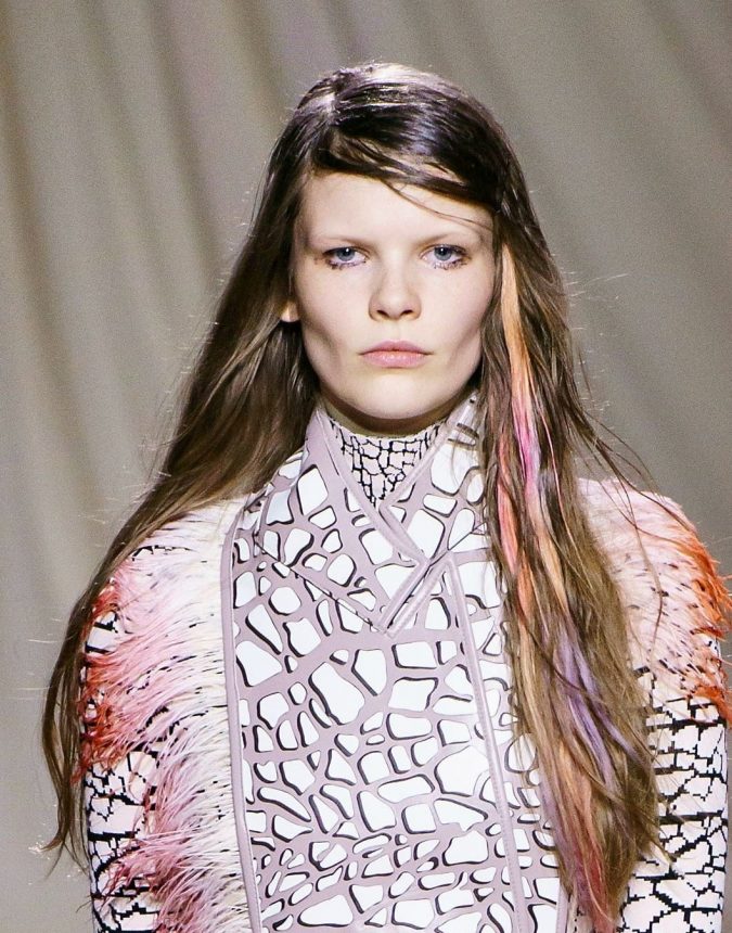 12 Hottest Winter Hair Color Ideas for Women 8 fall winter fashion 2020 brown hair pastel accents Mary Katrsntzou 12 Hottest Winter Hair Color Ideas for Women - 8