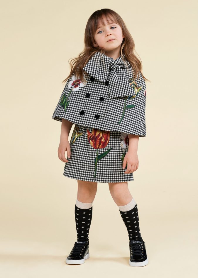 fall winter fashion 2020 kids bow checked outfit dolce and gabbana 15 Cutest Kids Fashion Trends for Winter - 44