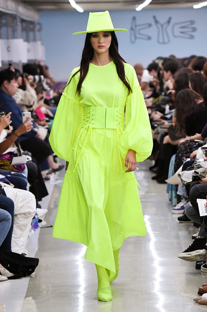 fall-winter-fashion-2020-neon-dress-KYE-675x1017 Top 10 Fashionable Winter Fashion Outfit Ideas for Teens in 2021