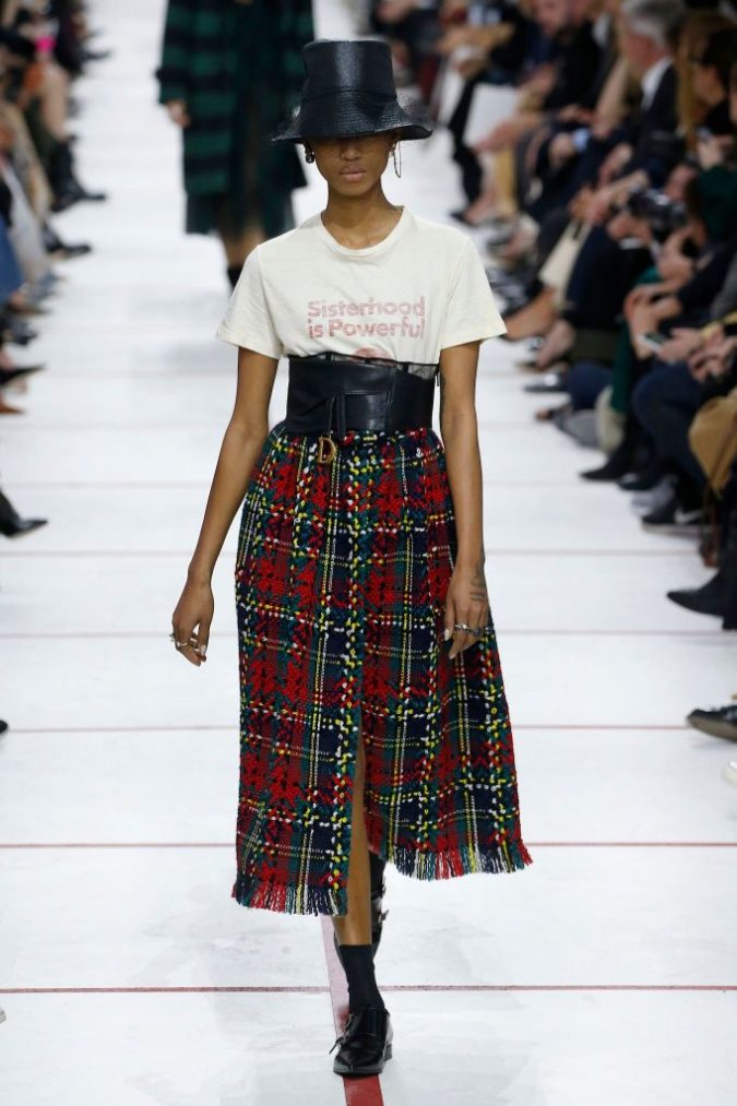 fall-winter-fashion-2020-plaid-skirt-t-shirt-Dior-675x1013 Top 10 Fashionable Winter Fashion Outfit Ideas for Teens in 2021