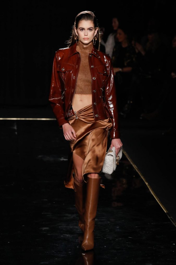 pre fall fashion 2019 leather jacket croped turtleneck skirt Versace 40+ Hottest Teenage Girls Winter Fashion Ideas - 19