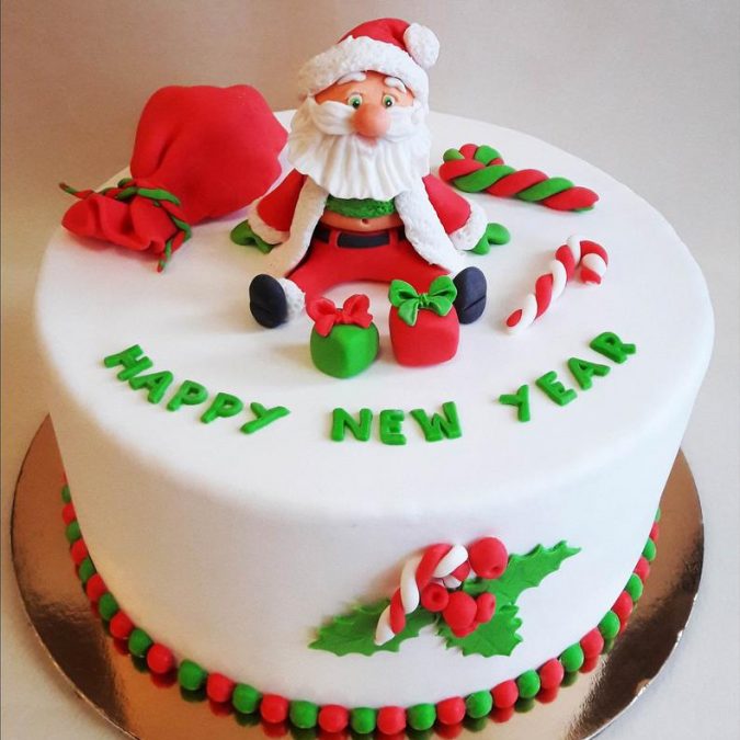 Christmas cake Santa e1577292601265 16 Mouthwatering Christmas Cake Decoration Ideas - 21