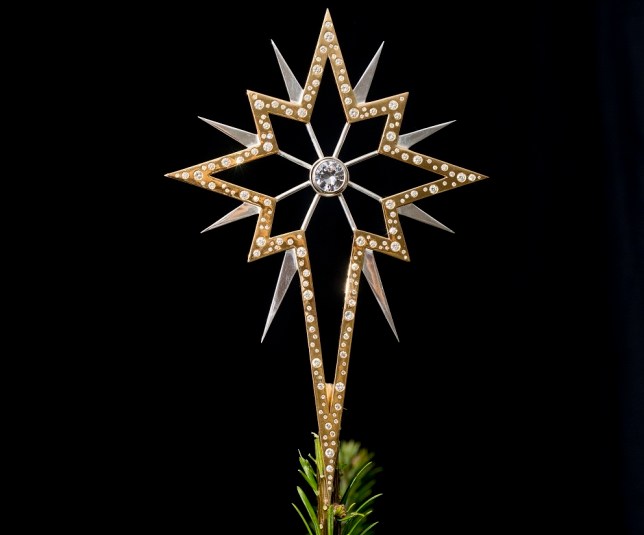 Diamond Christmas star Top 15 Most Expensive Christmas Decorations - 15