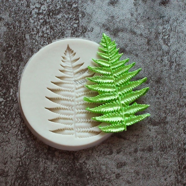 Fern christmas cake decoration 16 Mouthwatering Christmas Cake Decoration Ideas - 13
