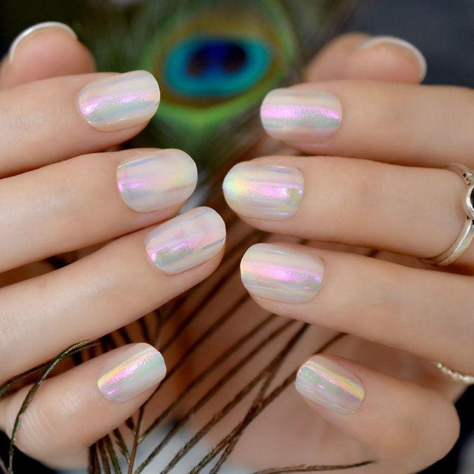 Iridescent white nails 2 Top 10 Lovely Nail Polish Trends for Next Fall & Winter - 11