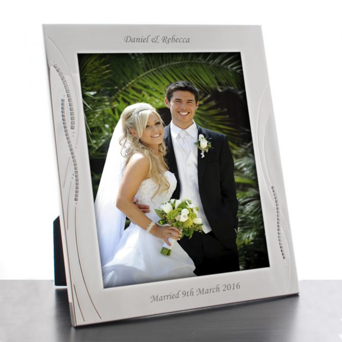 Photo frame Top 10 Most Luxurious Wedding Gift Ideas for Wealthy Couple - 4