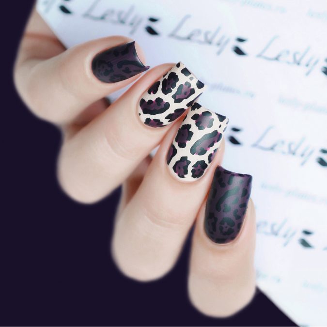 Top 10 Most Luxurious Nail Designs 9 animal prints nail art 2 Top 10 Most Luxurious Nail Designs - 9