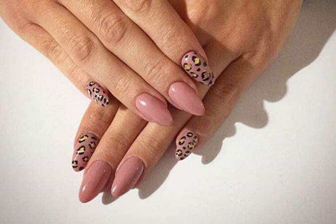 animal prints nail art 4 Top 10 Most Luxurious Nail Designs - 10