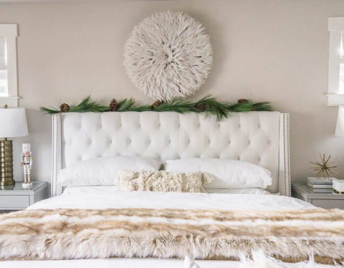 bedroom christmas decoration garland 50+ Hottest Christmas Decoration Ideas - 53