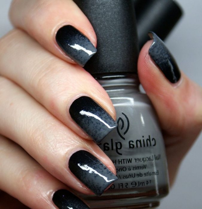 black and dark grey nail art Top 10 Most Luxurious Nail Designs - 4
