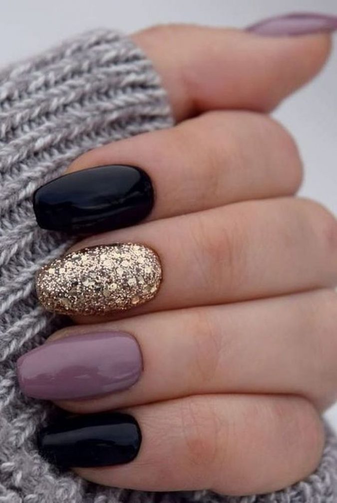 Top 10 Lovely Nail Polish Trends for Next Fall & Winter 39 black gold cashmir nails Top 10 Lovely Nail Polish Trends for Next Fall & Winter - 39