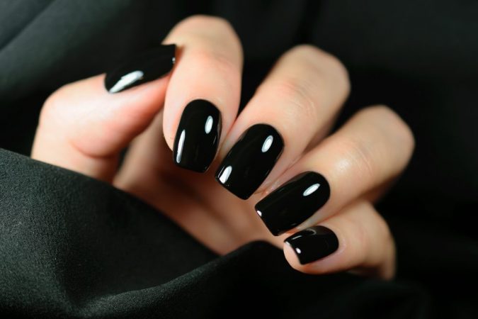 Top 10 Lovely Nail Polish Trends for Next Fall & Winter 37 black nails Top 10 Lovely Nail Polish Trends for Next Fall & Winter - 37
