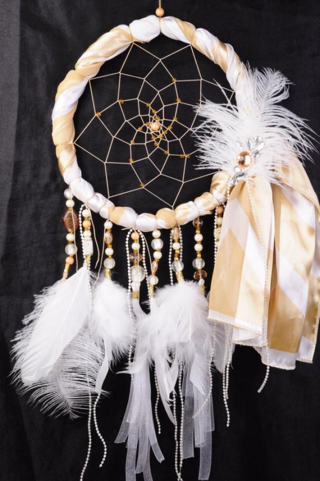 10 Breathtaking New Year’s Eve Party Decoration Trends 5 boho dreamcatcher new year decoration 10 Breathtaking New Year’s Eve Party Decoration Trends - 5