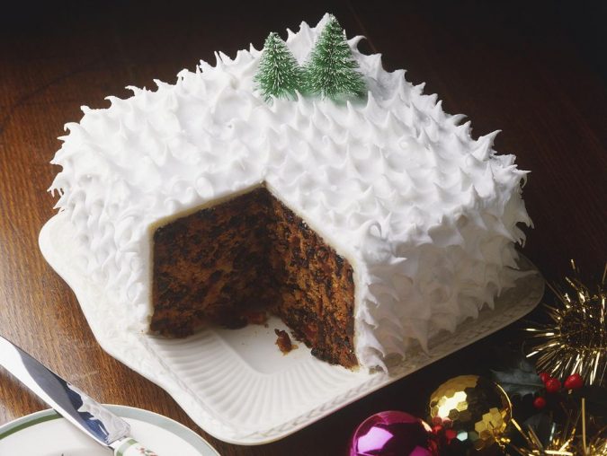 16 Mouthwatering Christmas Cake Decoration Ideas 11 christmas chocolate cake white icing 2 16 Mouthwatering Christmas Cake Decoration Ideas - 11