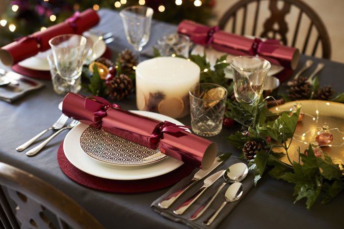 christmas table decoration crackers 50+ Hottest Christmas Decoration Ideas - 40