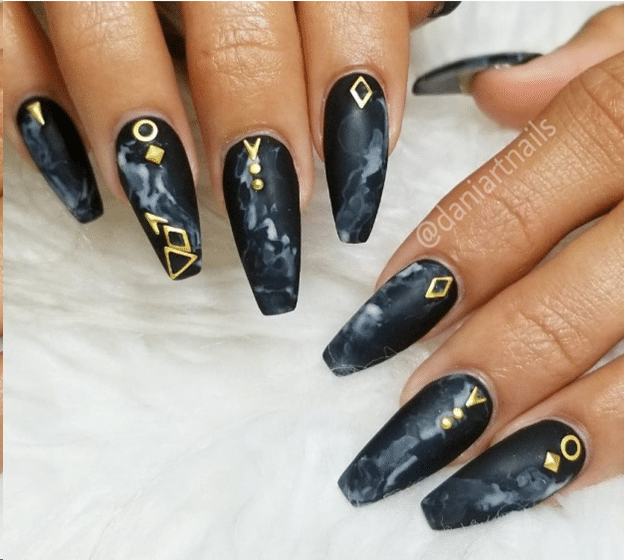 Top 10 Most Luxurious Nail Designs 45 embellishment nail art 3 Top 10 Most Luxurious Nail Designs - 45