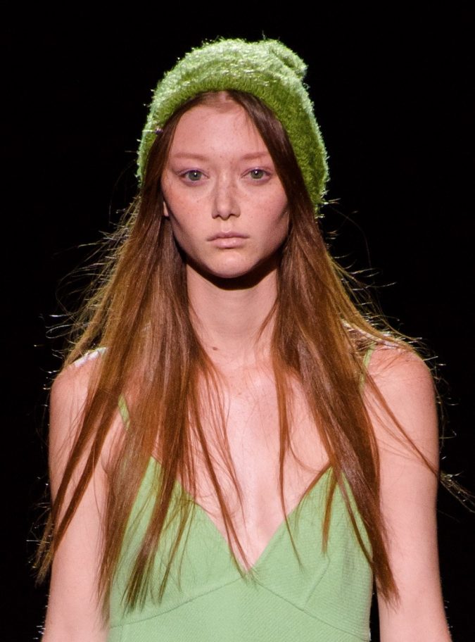 fall-winter-fashion-2020-beanie-Marc-Jacobs6-675x912 Top 10 Elegant Women’s Hat Trends For Winter 2022