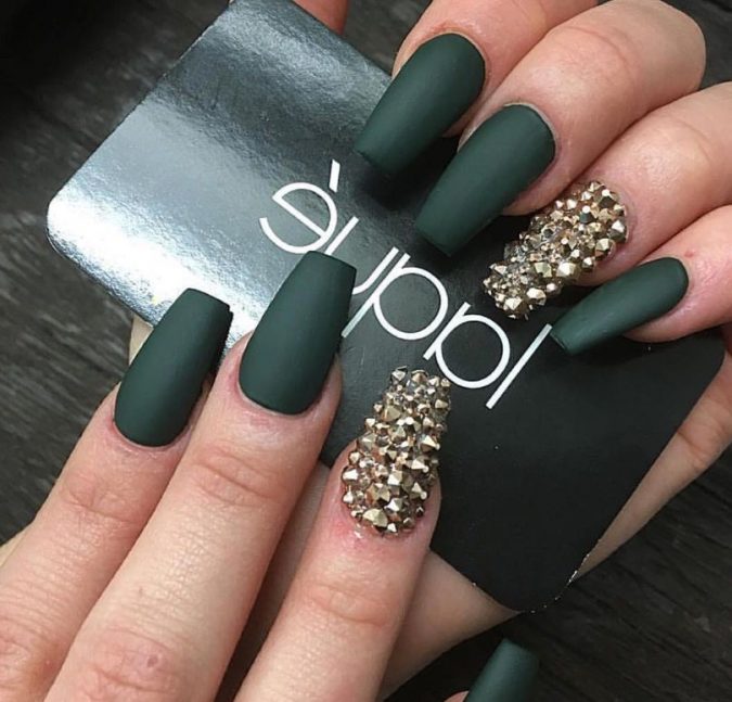green coffin nails Top 10 Lovely Nail Polish Trends for Next Fall & Winter - 14