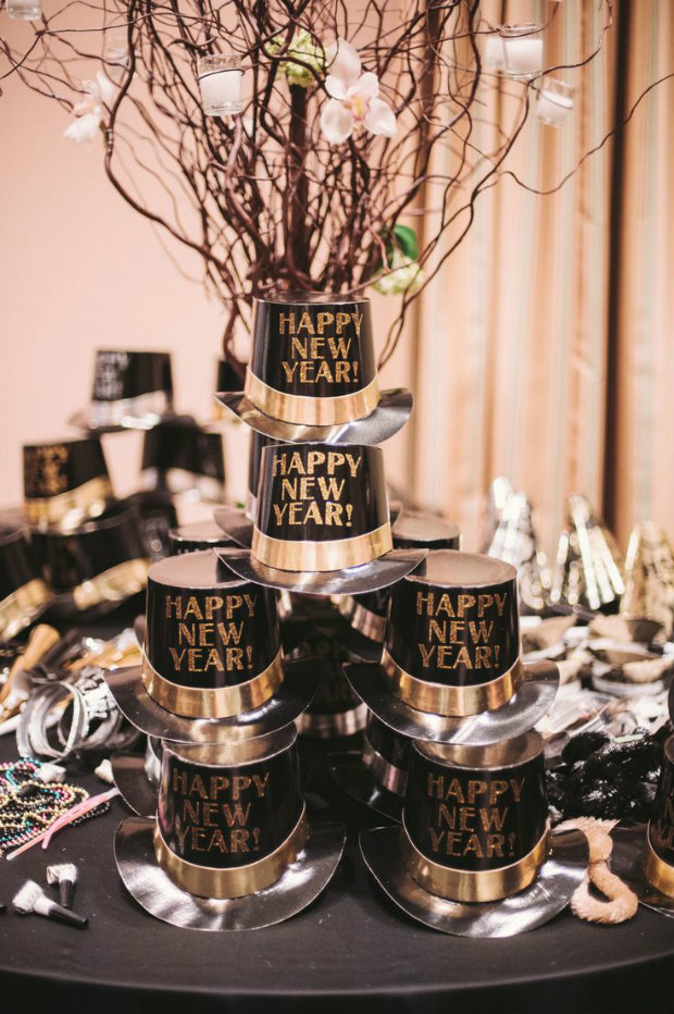 happy new years eve hats 10 Breathtaking New Year’s Eve Party Decoration Trends - 31