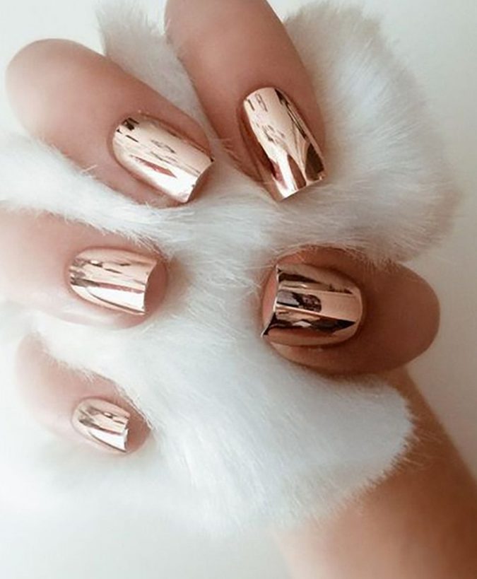 metallic gold nails 1 Top 10 Most Luxurious Nail Designs - 24