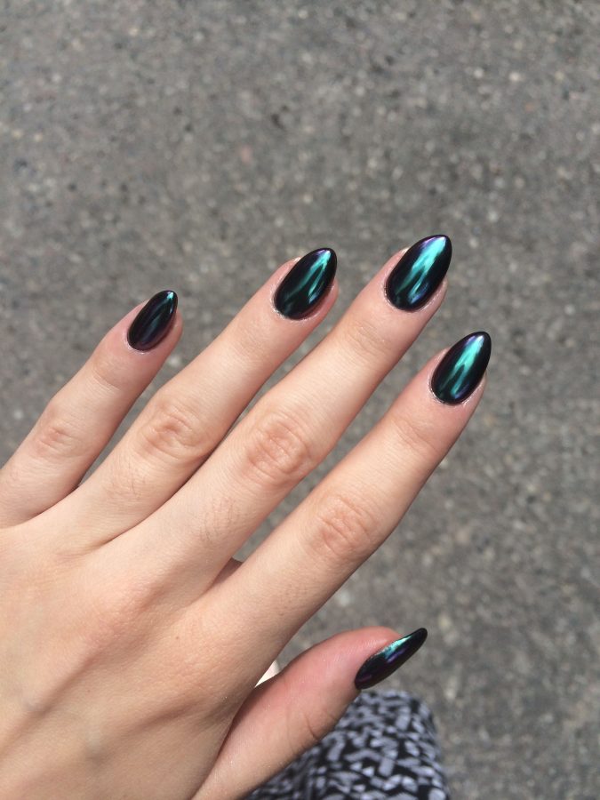 Top 10 Most Luxurious Nail Designs 25 metallic nails 4 Top 10 Most Luxurious Nail Designs - 25