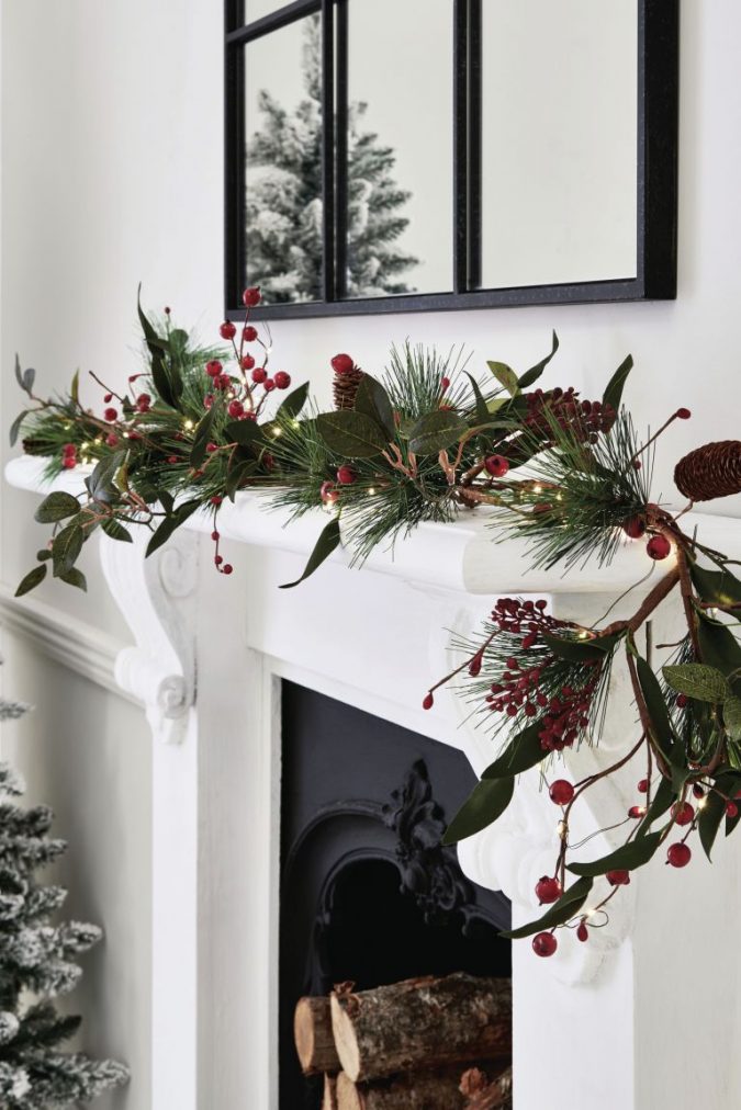 minimalist christmas garland 50+ Hottest Christmas Decoration Ideas - 45