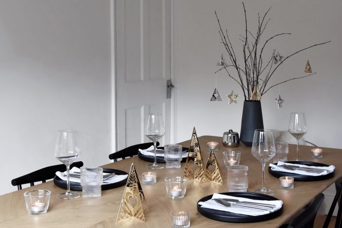 minimalist christmas table decoration 3 50+ Hottest Christmas Decoration Ideas - 39
