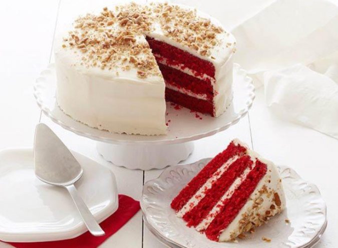 red-velvet-christmas-cake-675x496 16 Mouthwatering Christmas Cake Decoration Ideas 2021