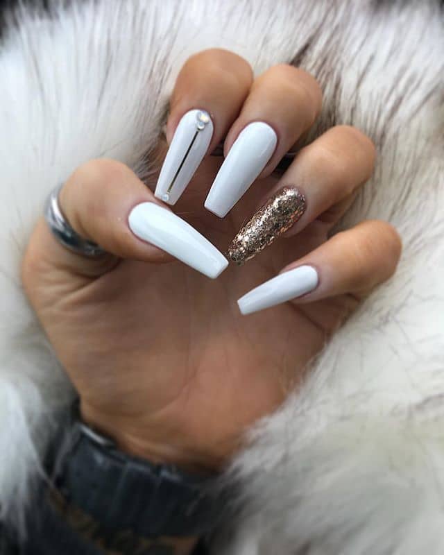 white-and-gold-glitter-nails Top 10 Lovely Nail Polish Trends for Next Fall & Winter