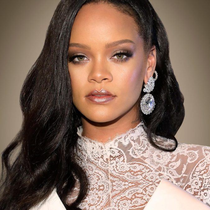 Some Huge Fashion Icons Are Supporting This New Trend 5 Rihanna 1 Some Huge Fashion Icons Are Supporting This New Trend - 5