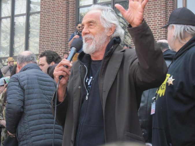 Tommy Chong Some Huge Fashion Icons Are Supporting This New Trend - 10