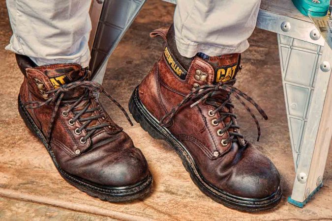 7 Simple Ways to Manage Pain at Work 3 boots 7 Simple Ways to Manage Pain at Work - 3