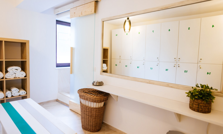 mirror in bathroom 1 5 Ways of Using Gym Mirrors in Your Home Interior - Gym wall mirrors 1
