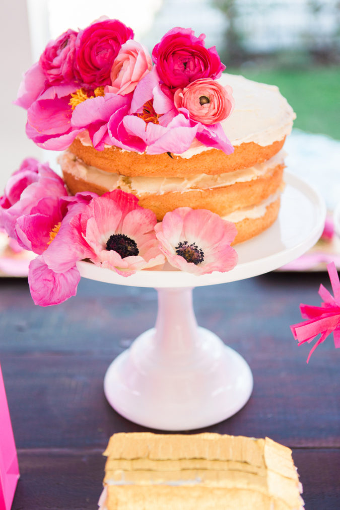 pink decoration 1 30+ Most Creative Valentine’s Day Ideas & Trends - 19