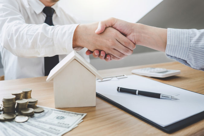 How to Sell Your Home for the Highest Price 4 Hire an Experienced Estate Agent How to Sell Your Home for the Highest Price - 4