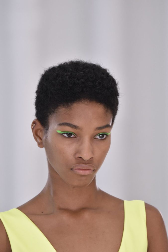Neon Cat Eyes 15 Most Fabulous Makeup Trends to Be More Gorgeous - 25