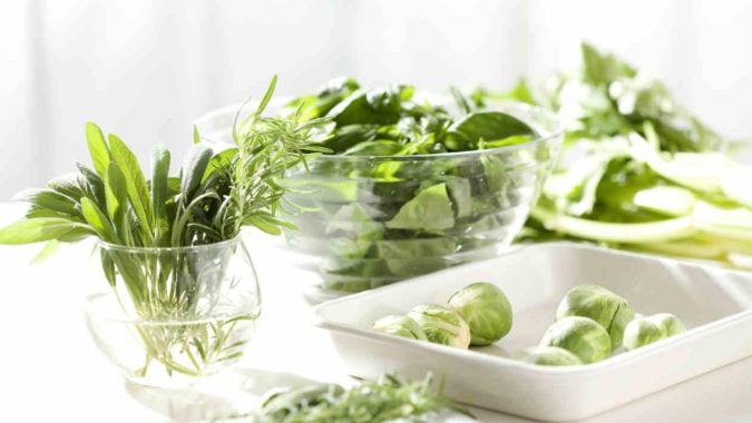 Raw Leafy Greens Nutrition Guide for Dementia - 3